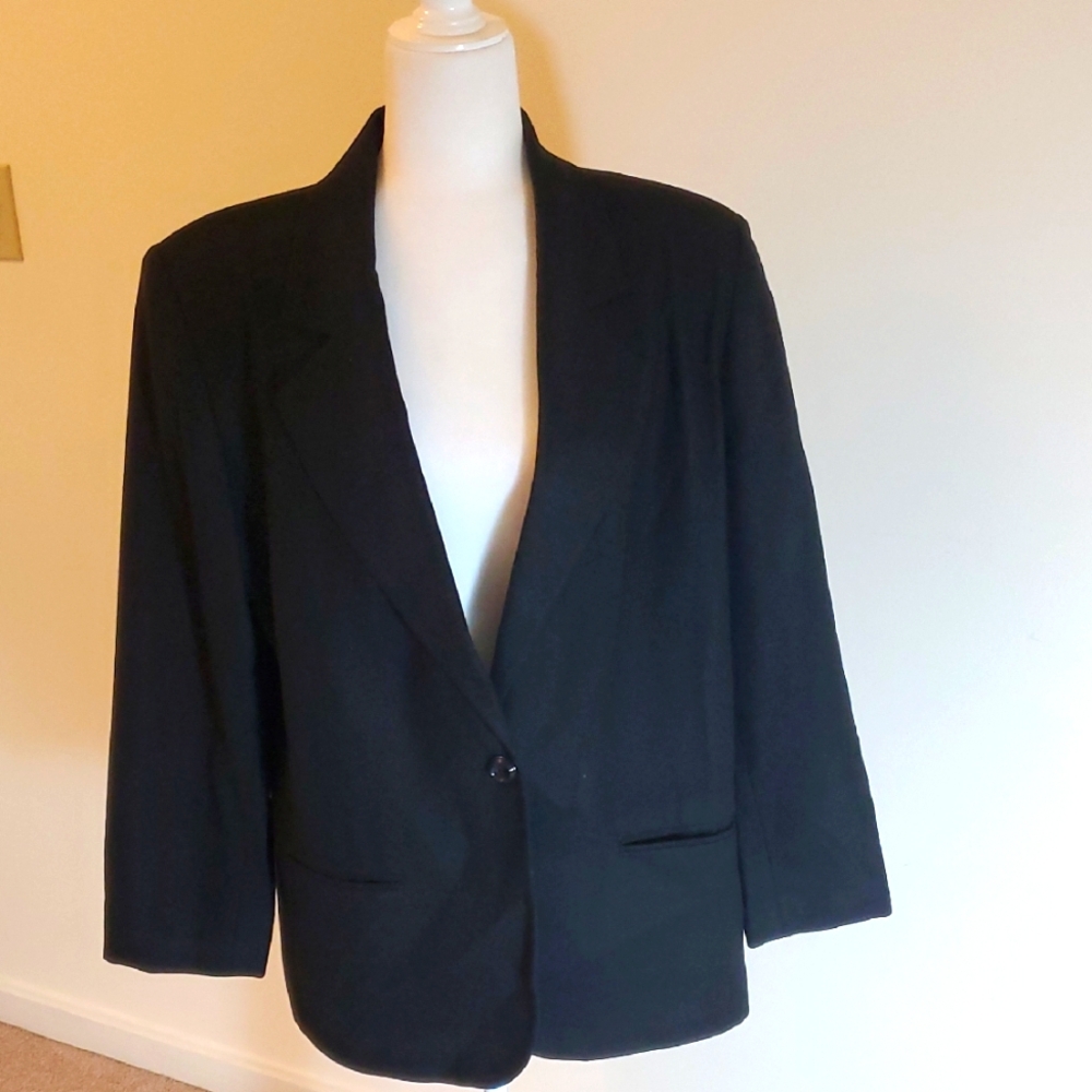 Sag HArbor Women's Black Blazer
